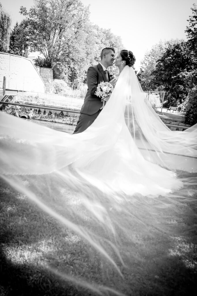 Hochzeitsfotograf Amberg Oberpfalz Bayern, Studio Alex, Hochzeitsfotografie Amberg-Sulzbach, Englischer Garten Amberg