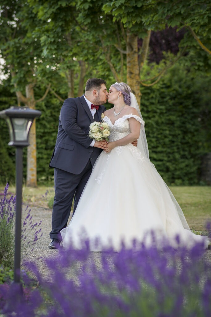 Emotionaler Moment zwischen dem Brautpaar - Hochzeitsfotos Alexander Dechant